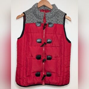 Ruff Hewn Women's Small Petite Red Puffer Vest Black Trum Textured Shoulder